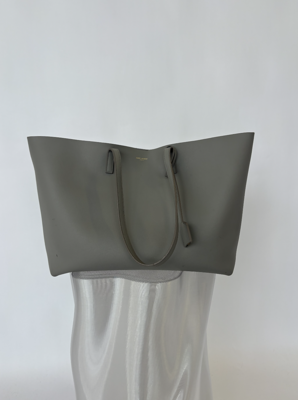 Saint Laurent Shopping Saint Laurent in Leather Storm