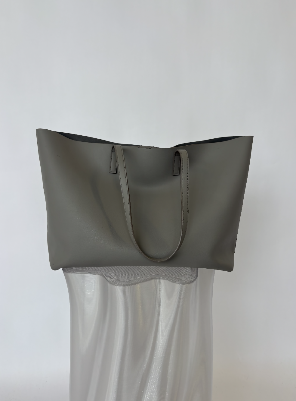 Saint Laurent Shopping Saint Laurent in Leather Storm