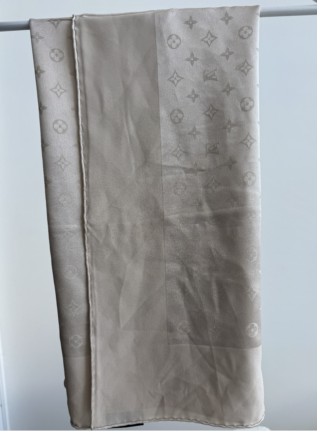 Louis Vuitton Beige “Châle Monogram” Scarf