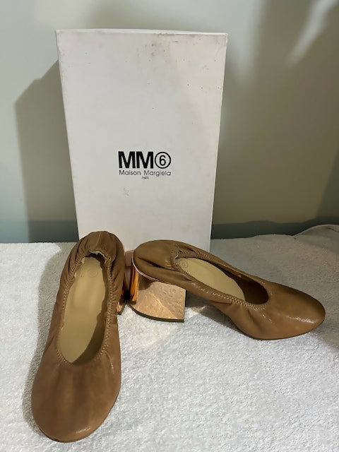 MM6 Maison Margiela Leather Ballet Pumps with Sculptural Heel (Brown)