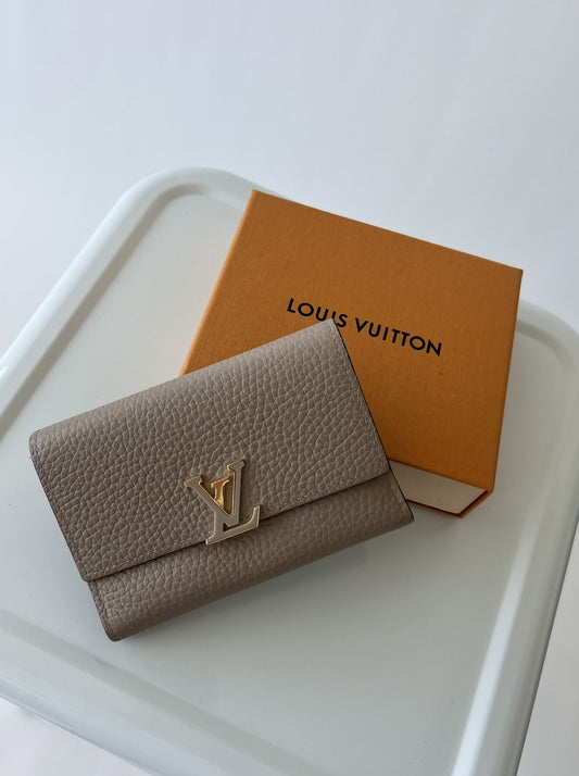 Louis Vuitton | CAPUCINES COMPACT WALLET