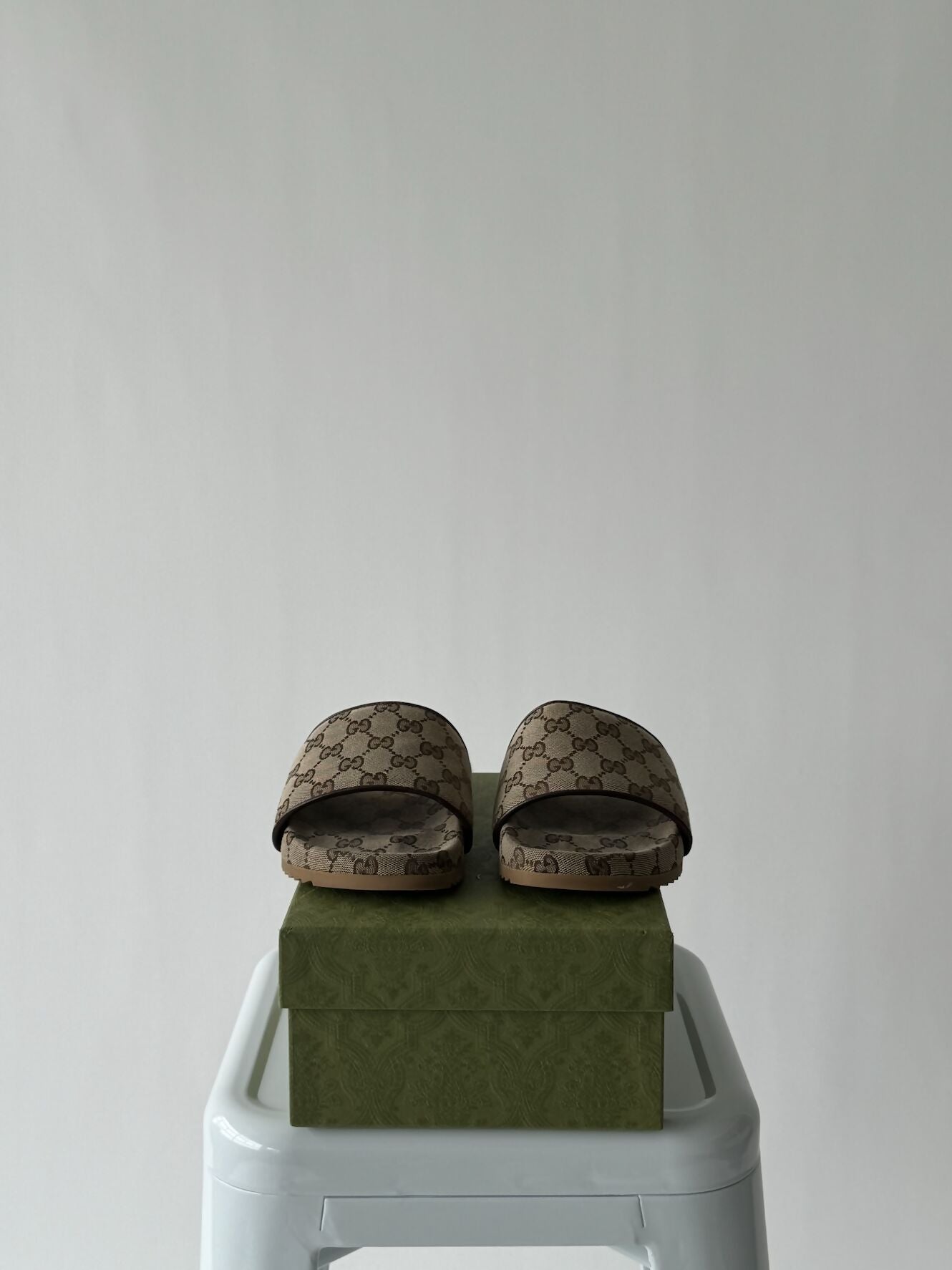 Men’s Gucci GG slides