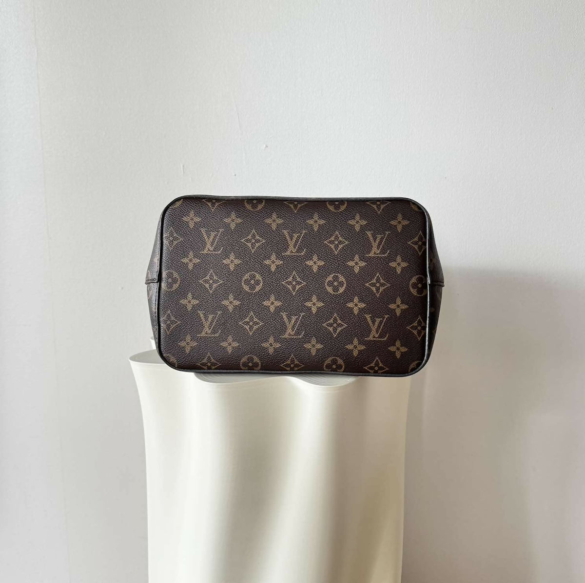 Louis Vuitton NéoNoé MM Monogram Canvas Black
