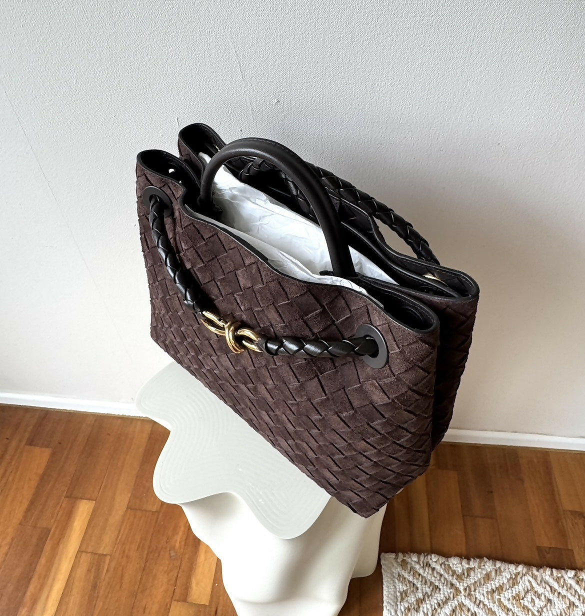 Bottega Veneta Andiamo Medium Suede Bag - New