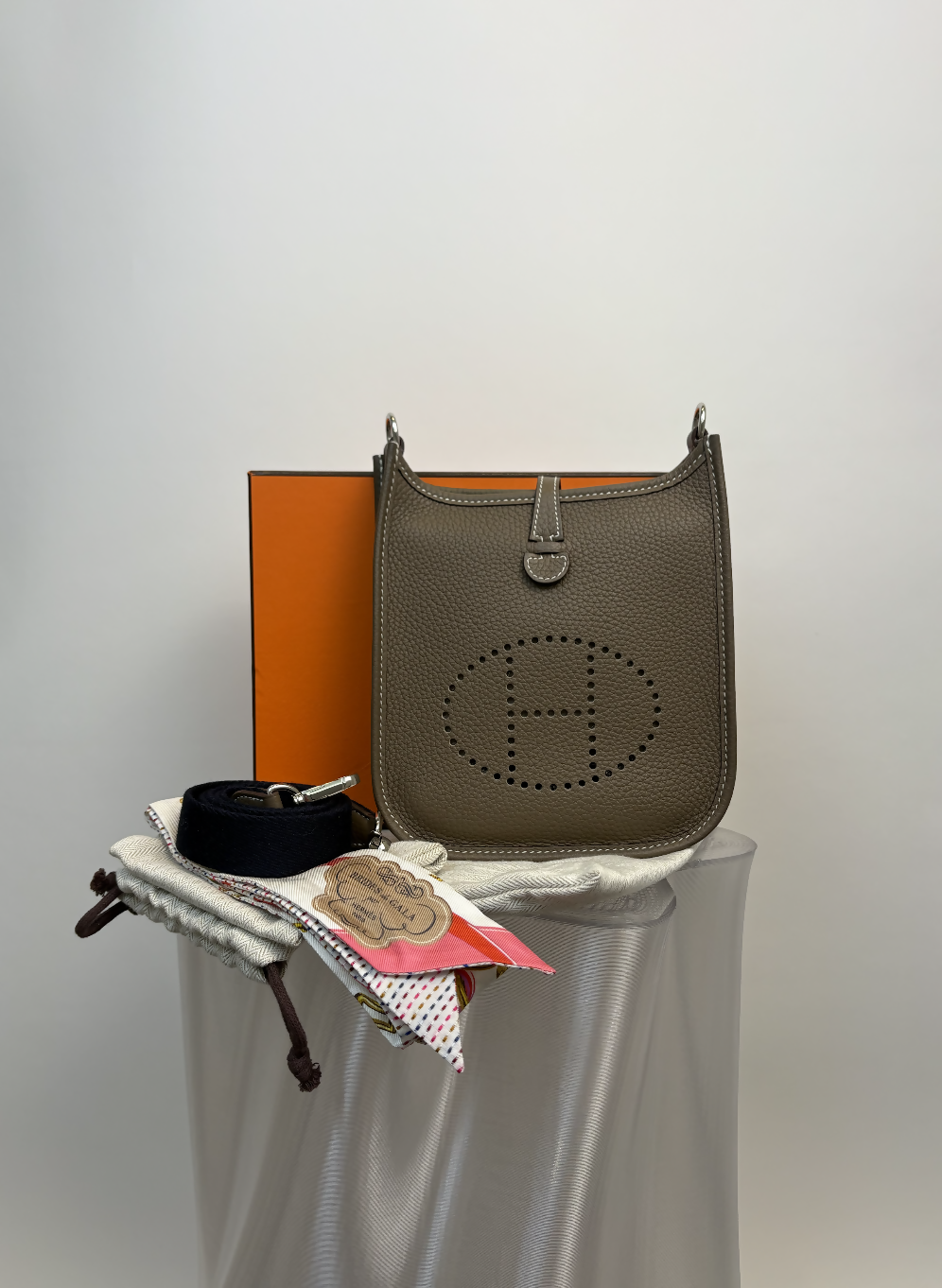 Hermes Evelyne TPM (Size 16) in Etoupe Taurillon Clemence Leather - FULL SET