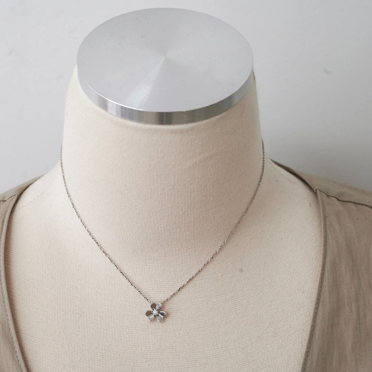 Van Cleef & Arpels Frivole Mini Diamond Necklace