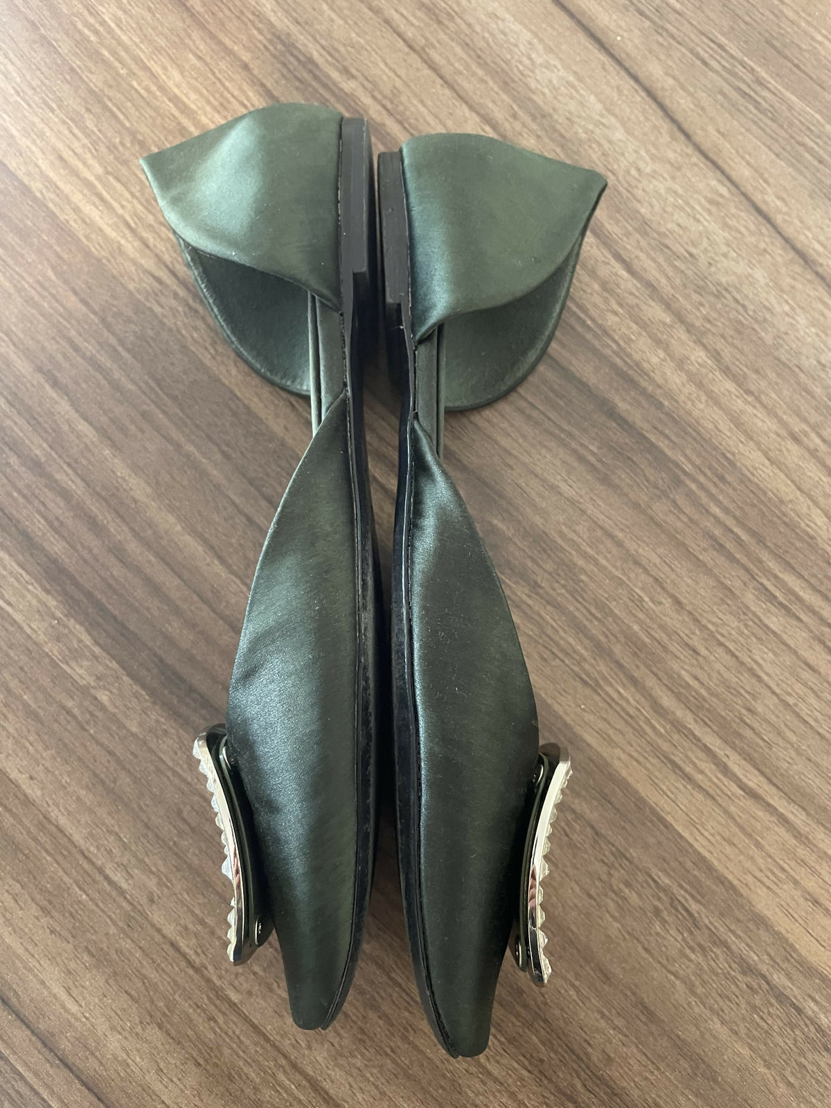 Roger Vivier CHIPS STRASS BUCKLE BALLERINAS IN SATIN
