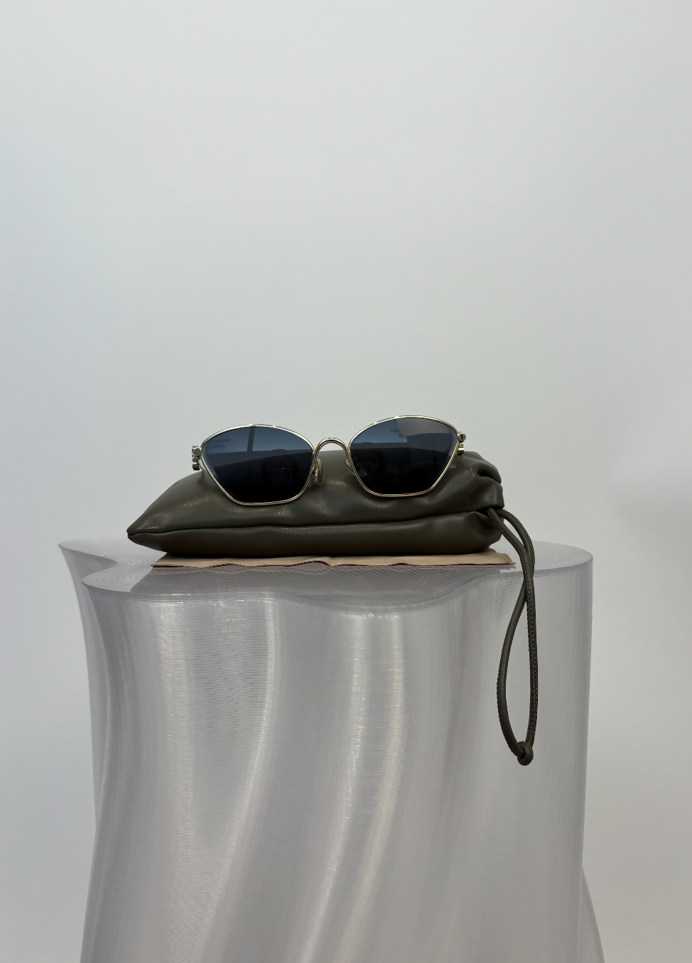 Loewe Cat-Eye Frame Sunglasses LW40115U