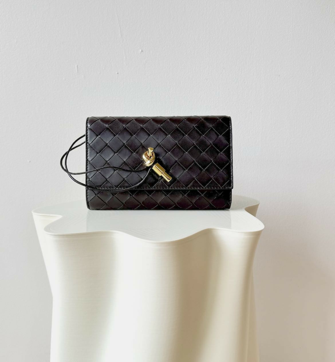 Bottega Veneta Intrecciato leather pouch - New
