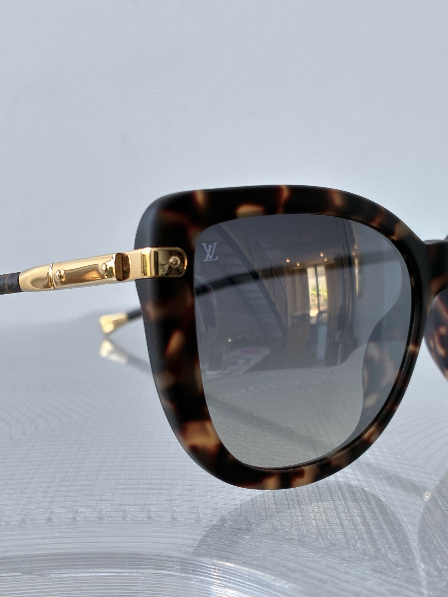 Louis Vuitton Tortoiseshell Frame Charlotte Sunglasses — Z0629E