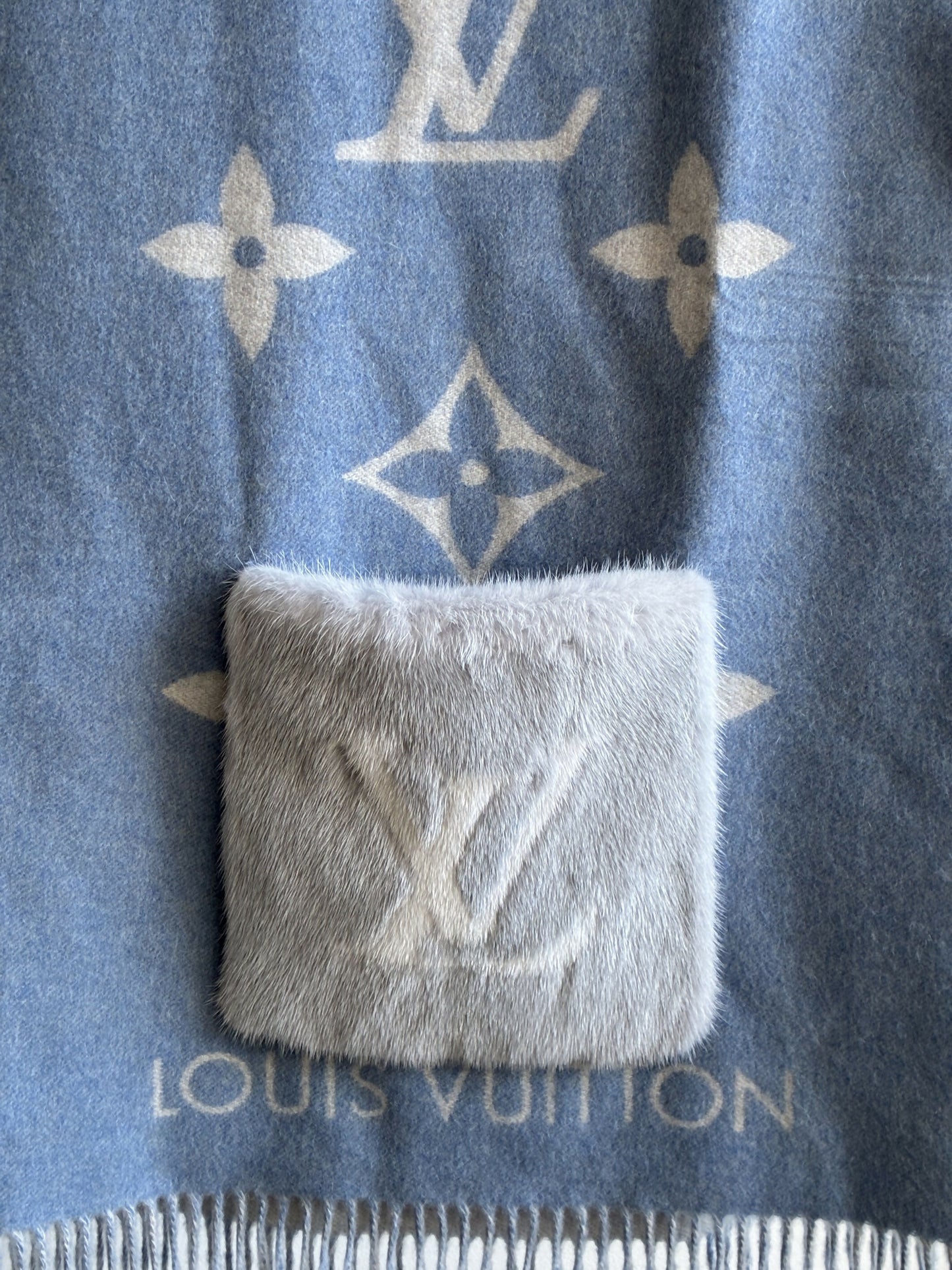 Louis Vuitton Blue Cold Reykjavik Scarf - Cashmere & Mink