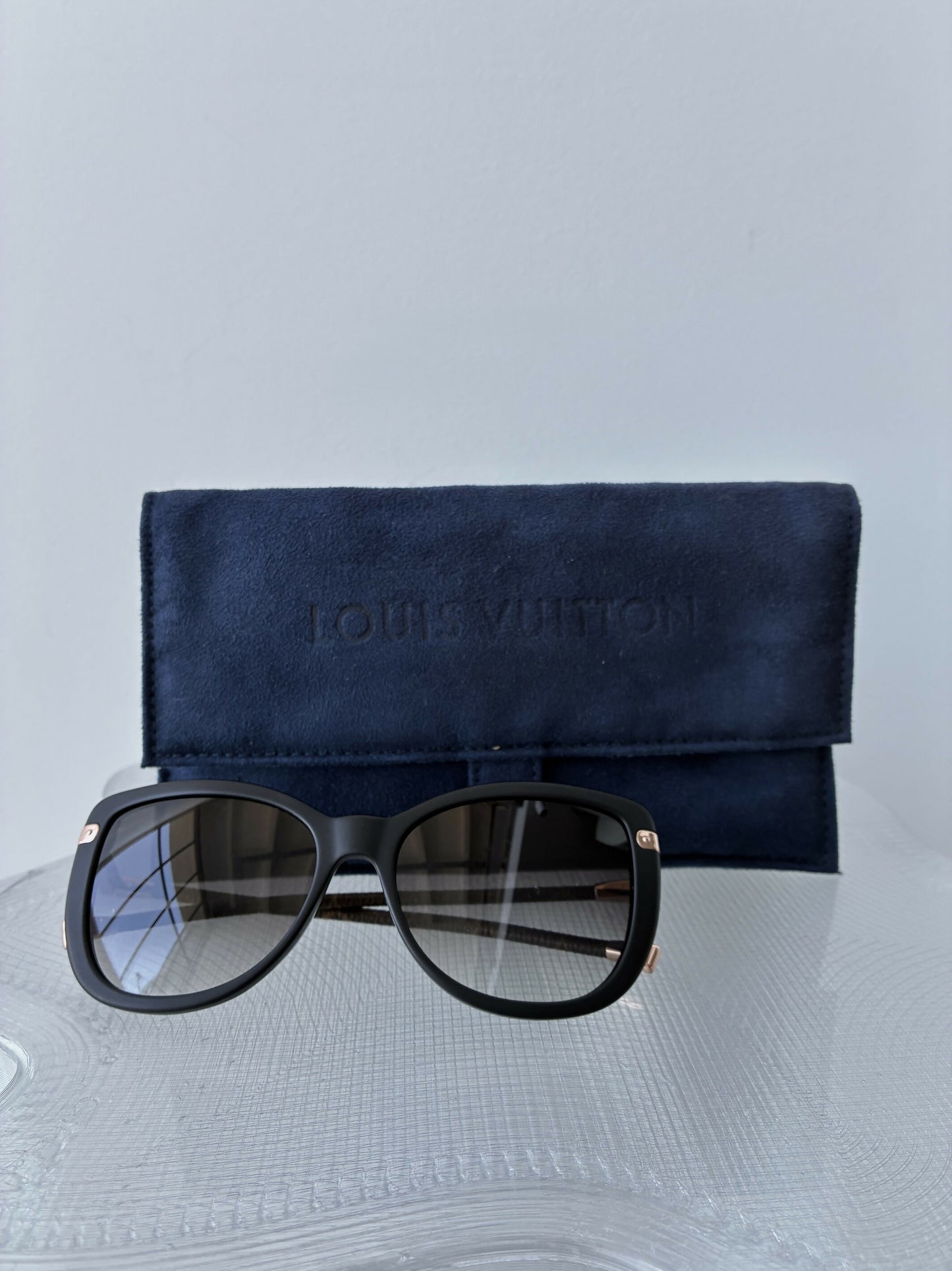 Louis Vuitton Black Frame Charlotte Sunglasses — Z0781W