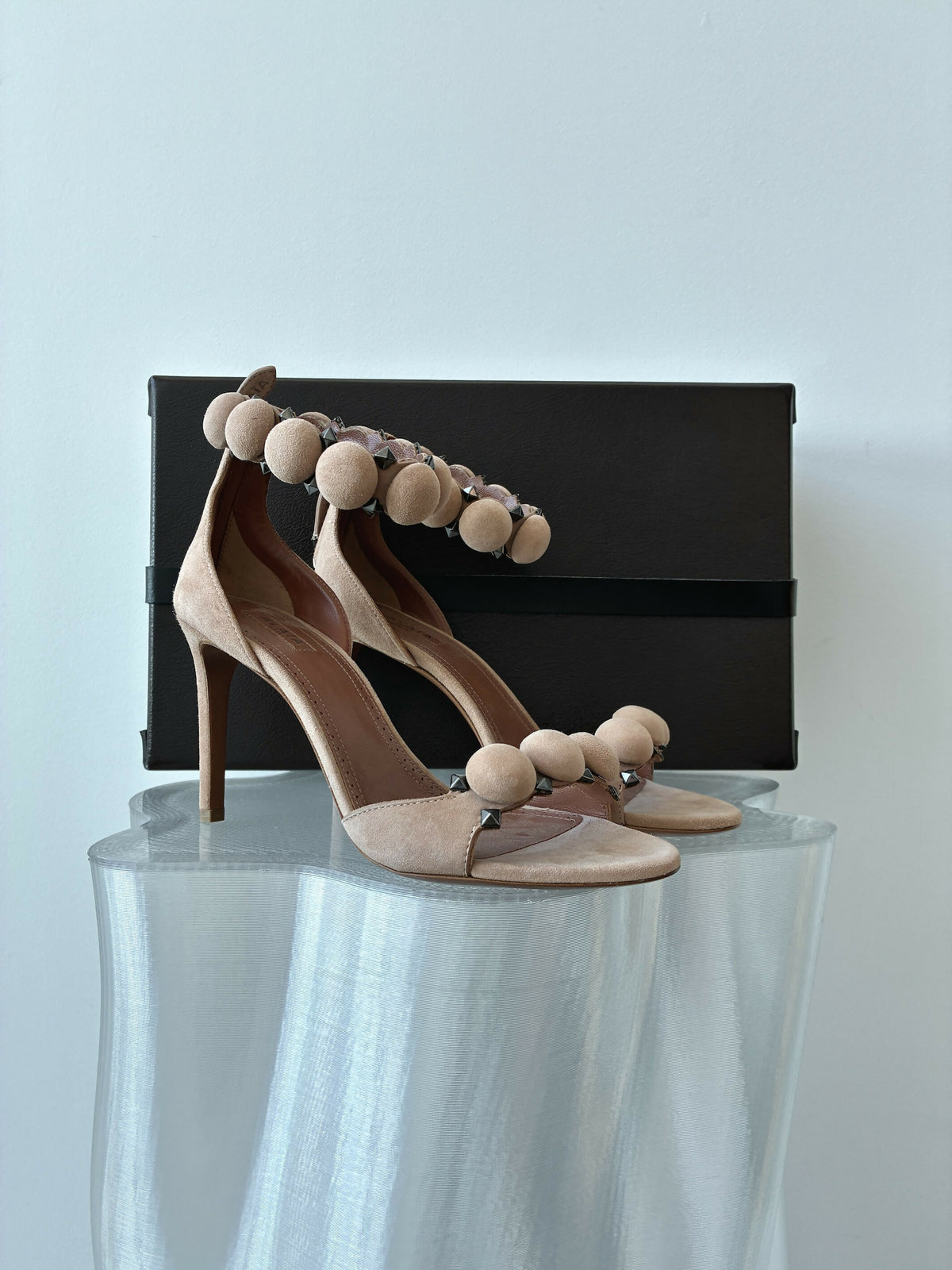 Alaïa La Bombe Suede Heels in Nude - FULL SET