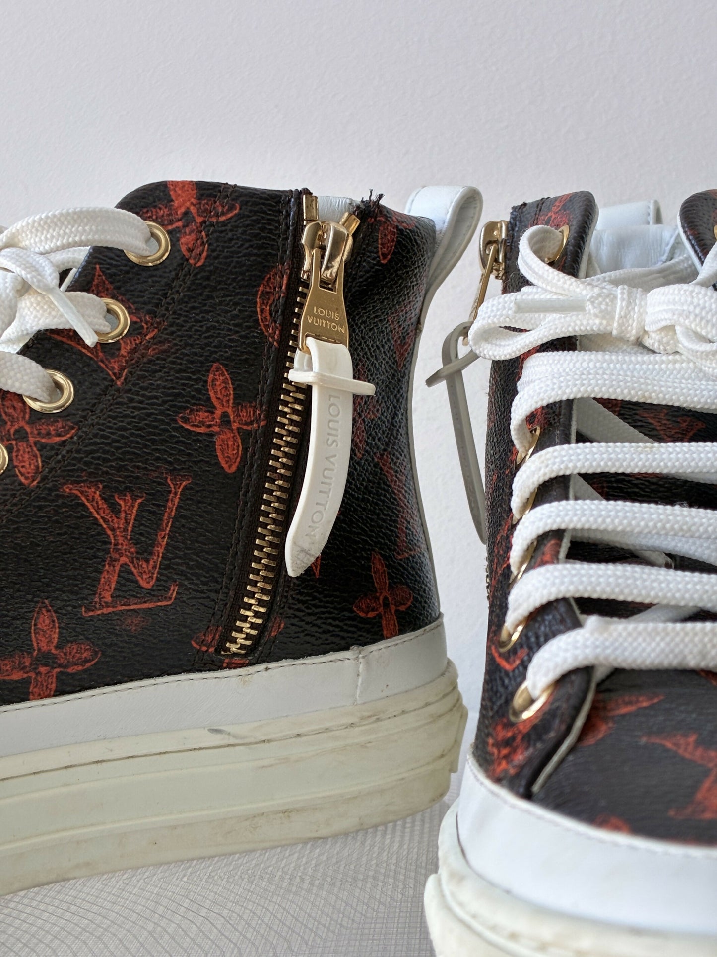 Louis Vuitton Catogram Sneakers