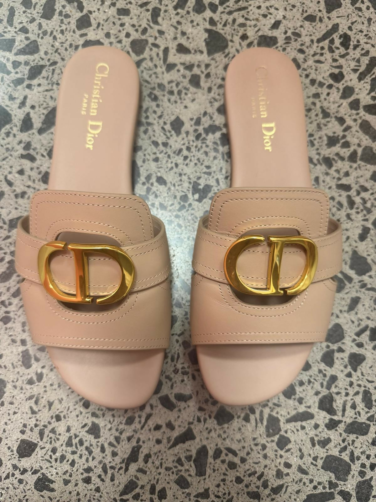 Dior 30 Montaigne Flat Slides - Beige