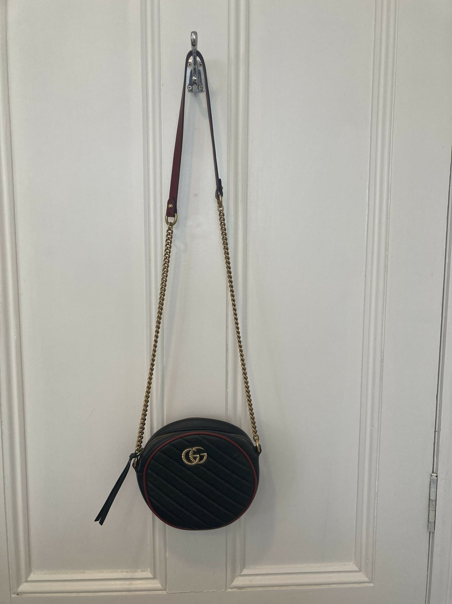 Gucci GG MARMONT MINI ROUND SHOULDER BAG