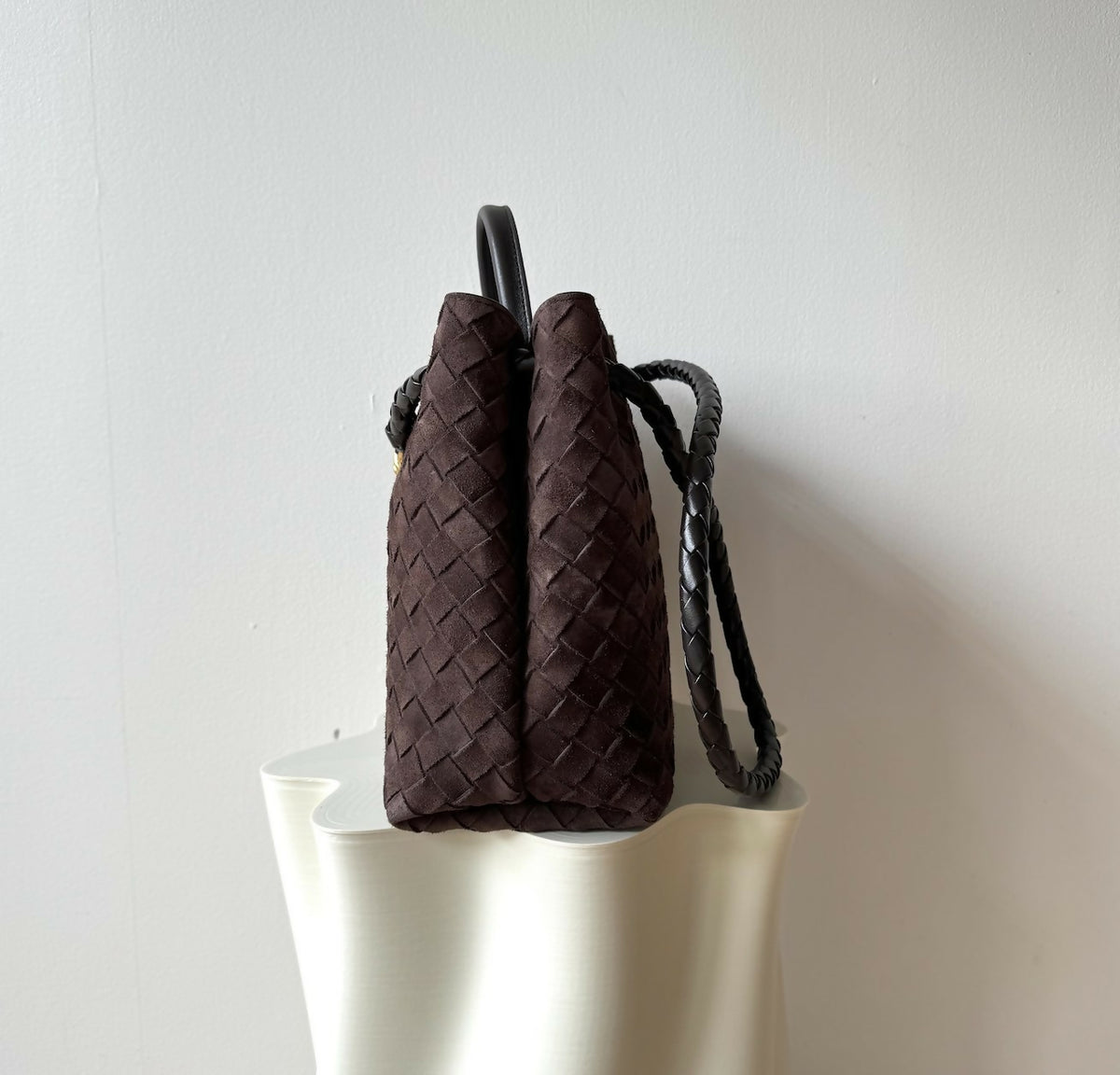 Bottega Veneta Andiamo Medium Suede Bag - New