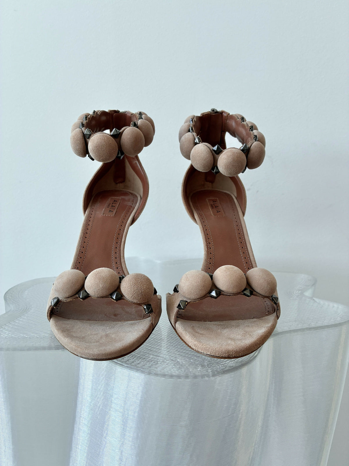 Alaïa La Bombe Suede Heels in Nude - FULL SET