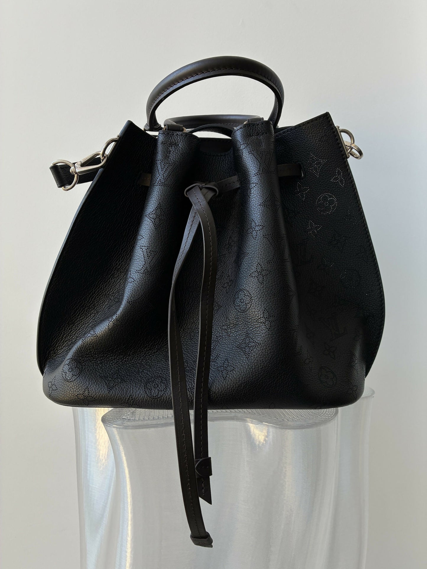 Louis Vuitton Girolata Bag in Black Mahina Leather