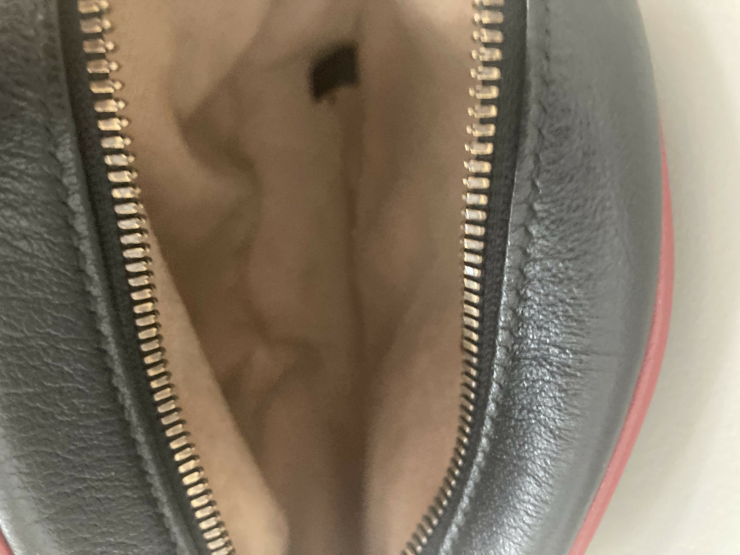 Gucci GG MARMONT MINI ROUND SHOULDER BAG