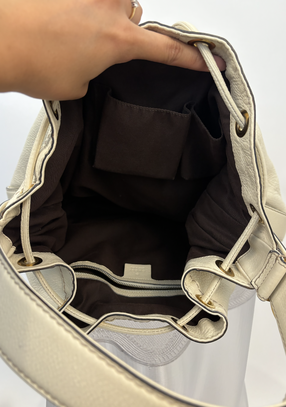 Gucci Interlocking Icon Tassel Hobo in Cream Leather