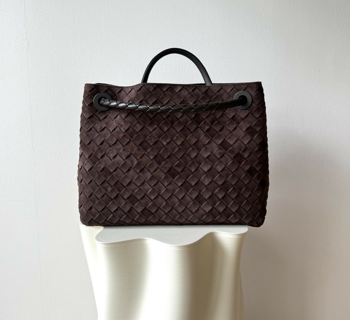 Bottega Veneta Andiamo Medium Suede Bag - New