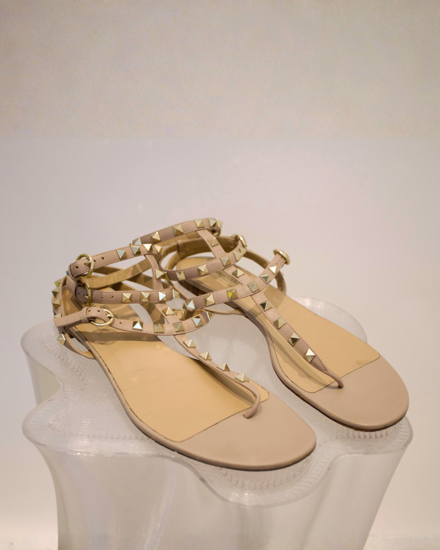 Valentino Garavani Rockstud Sandals in Poudre Leather