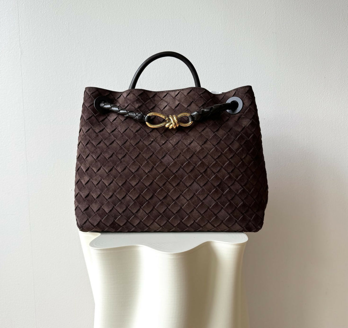 Bottega Veneta Andiamo Medium Suede Bag - New