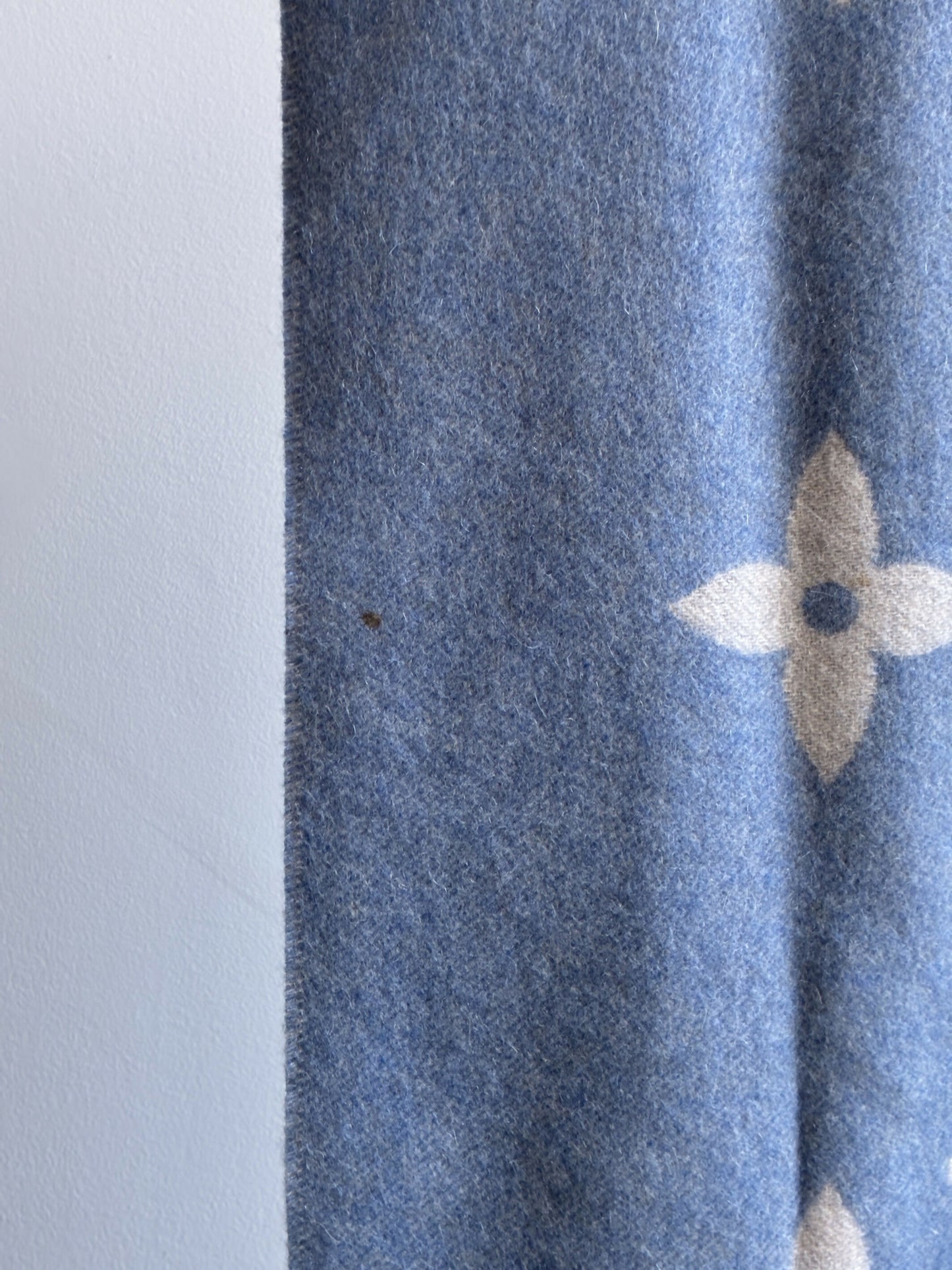 Louis Vuitton Blue Cold Reykjavik Scarf - Cashmere & Mink