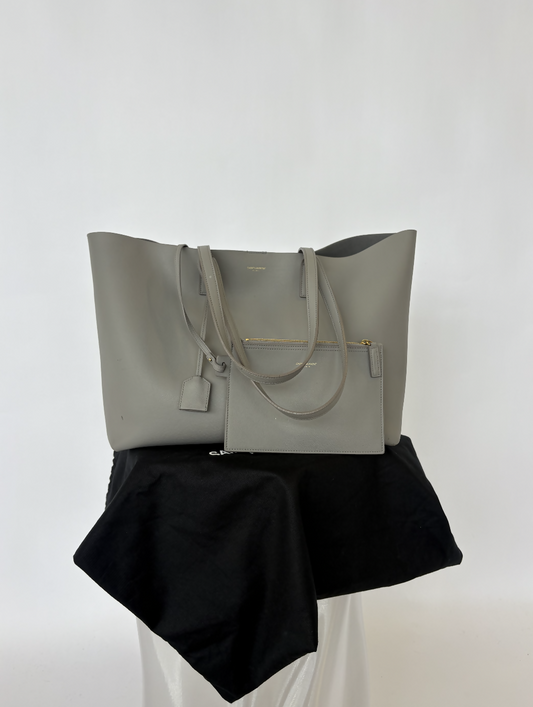 Saint Laurent Shopping Saint Laurent in Leather Storm