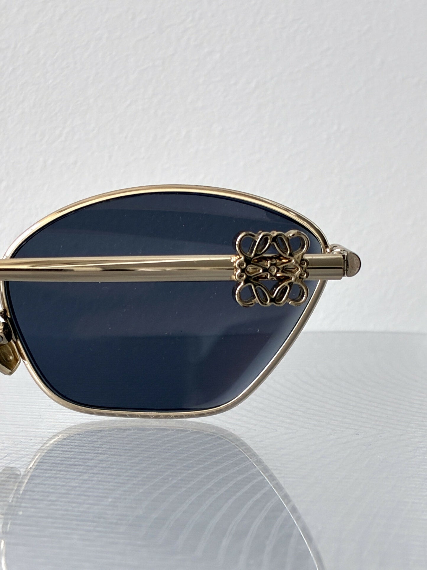 Loewe Cat-Eye Frame Sunglasses LW40115U