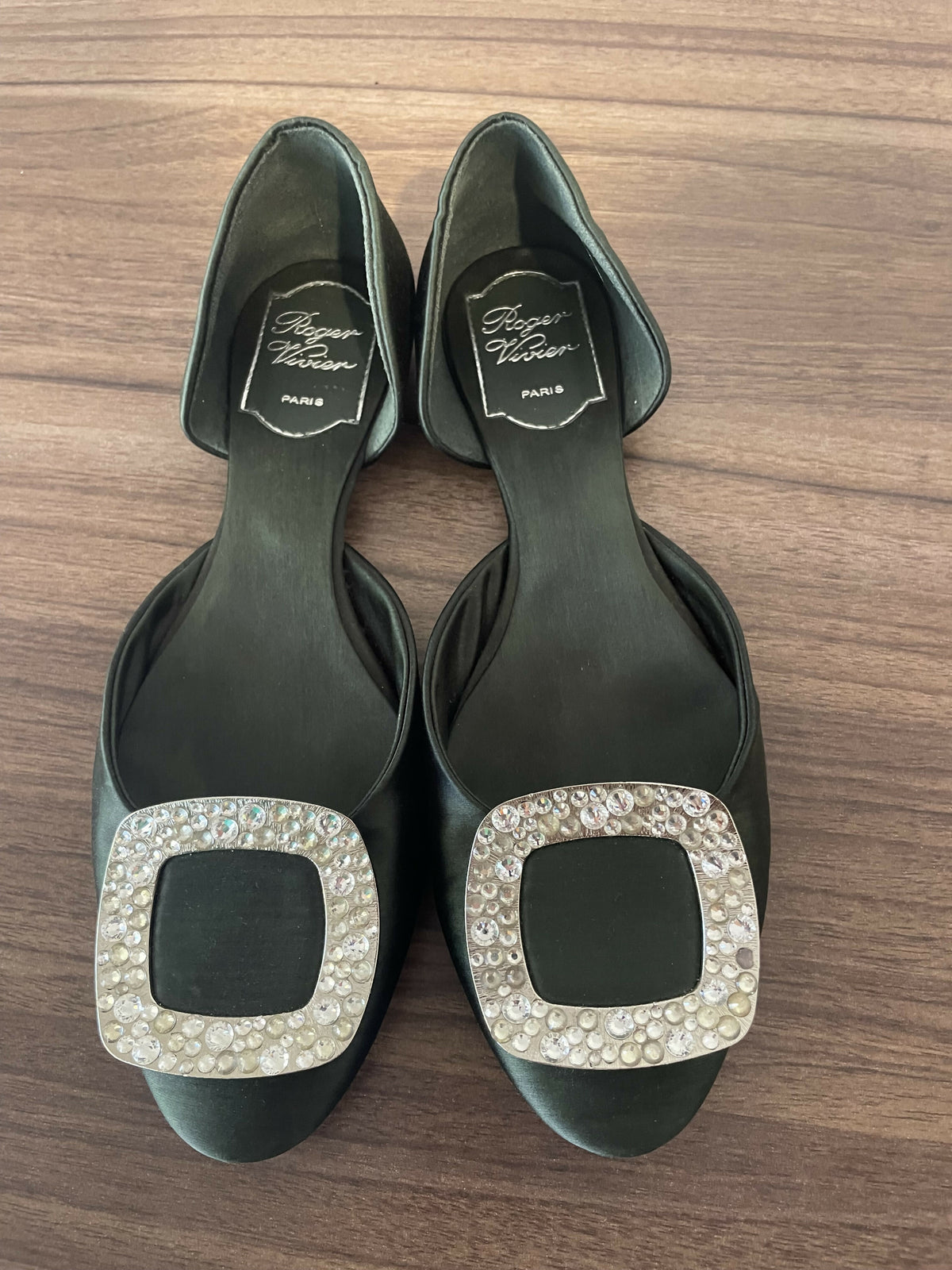 Roger Vivier CHIPS STRASS BUCKLE BALLERINAS IN SATIN