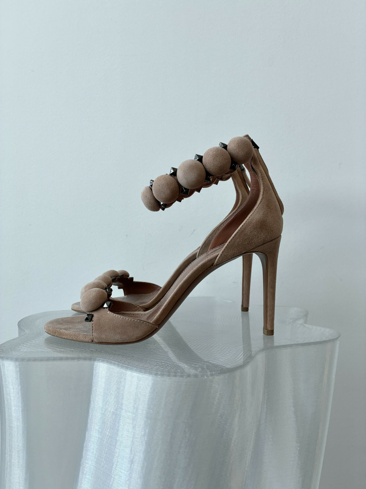Alaïa La Bombe Suede Heels in Nude - FULL SET