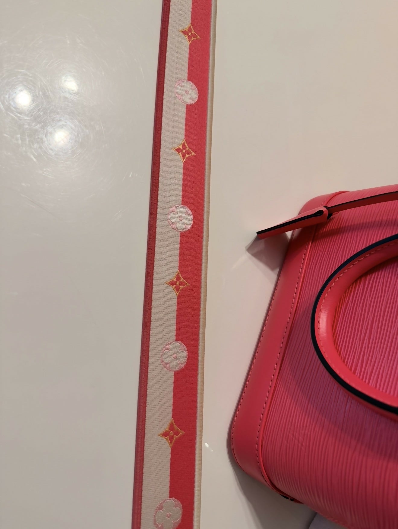 Louis Vuitton Alma BB - Epi Leather in Dragonfruit