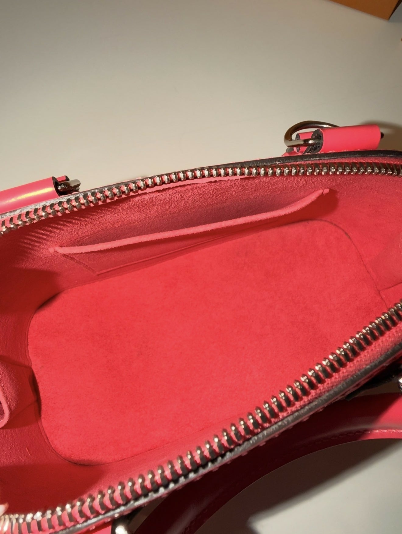 Louis Vuitton Alma BB - Epi Leather in Dragonfruit