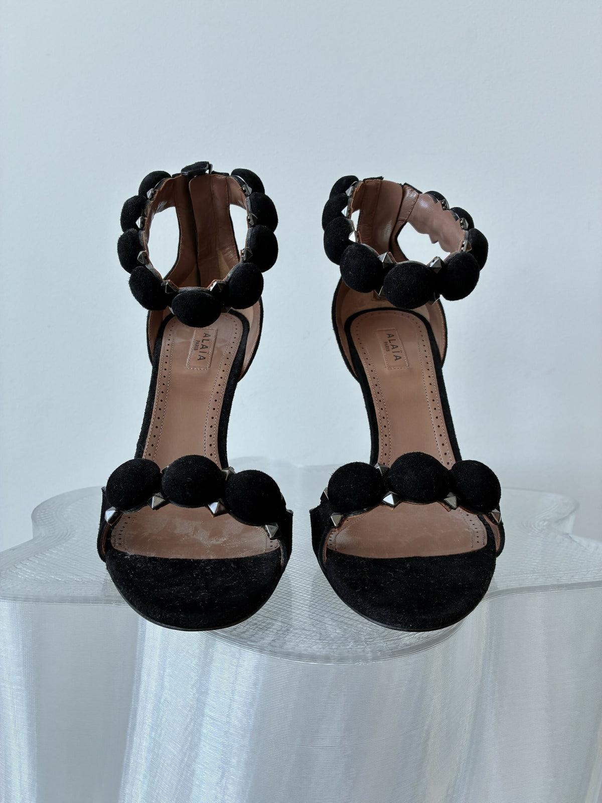 Alaïa La Bombe Suede Heels in Noir - FULL SET