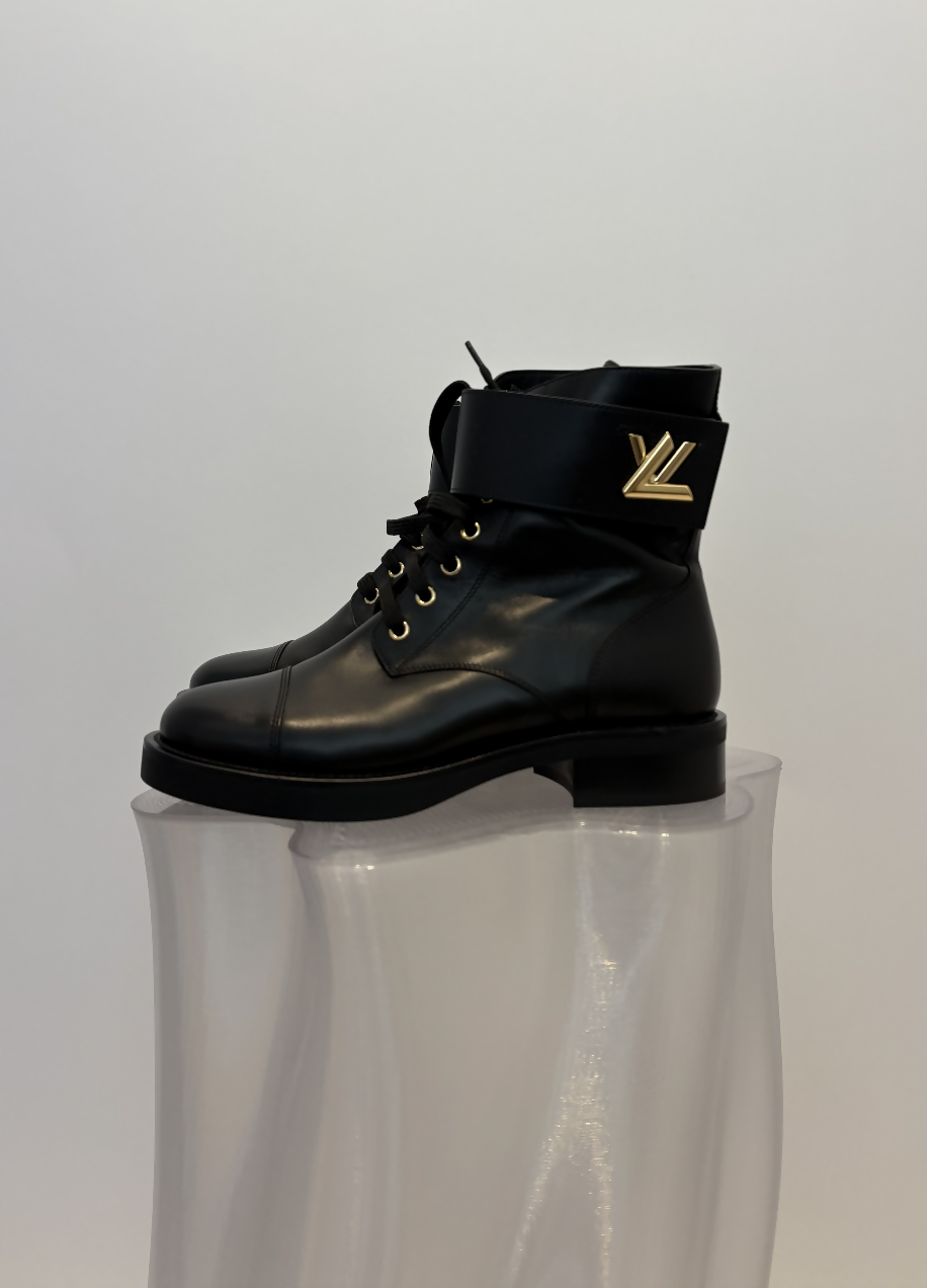  Louis Vuitton Wonderland Ranger Boots in Black Leather - FULL SET