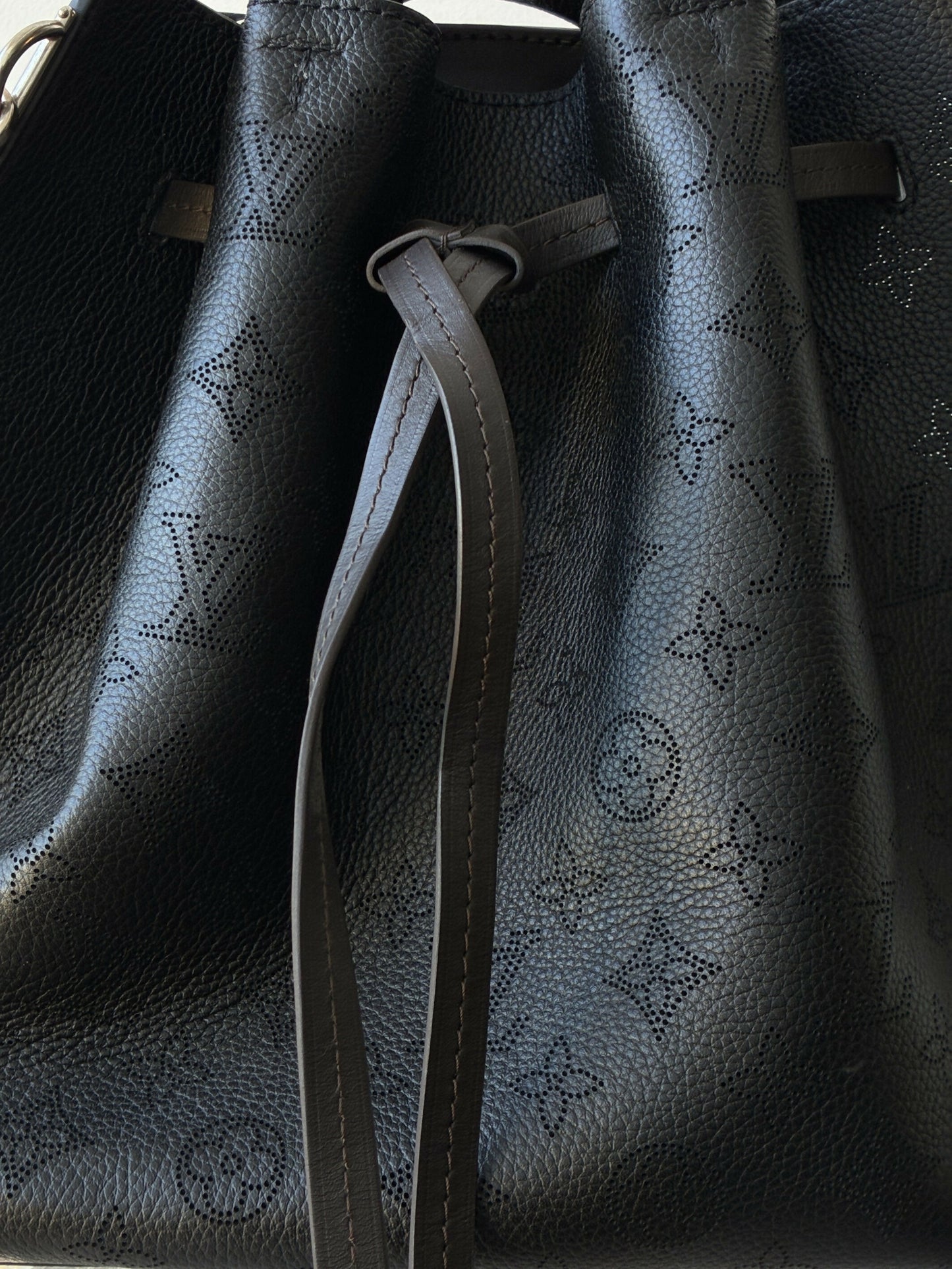 Louis Vuitton Girolata Bag in Black Mahina Leather