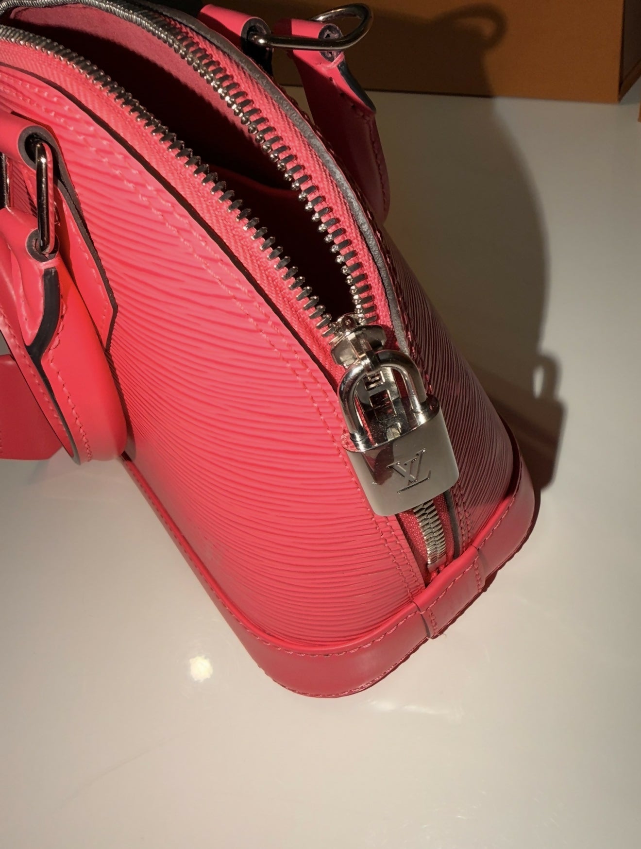 Louis Vuitton Alma BB - Epi Leather in Dragonfruit