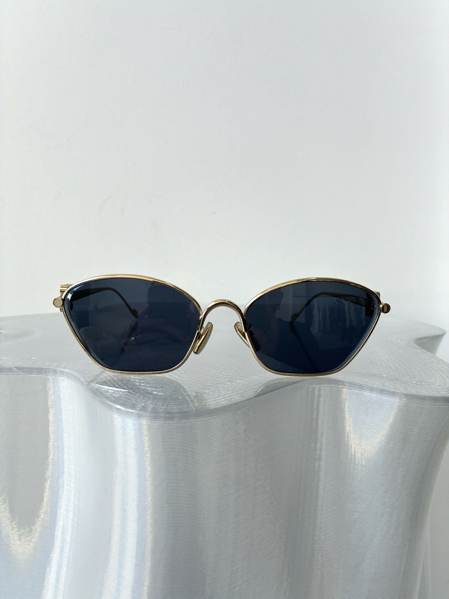 Loewe Cat-Eye Frame Sunglasses LW40115U