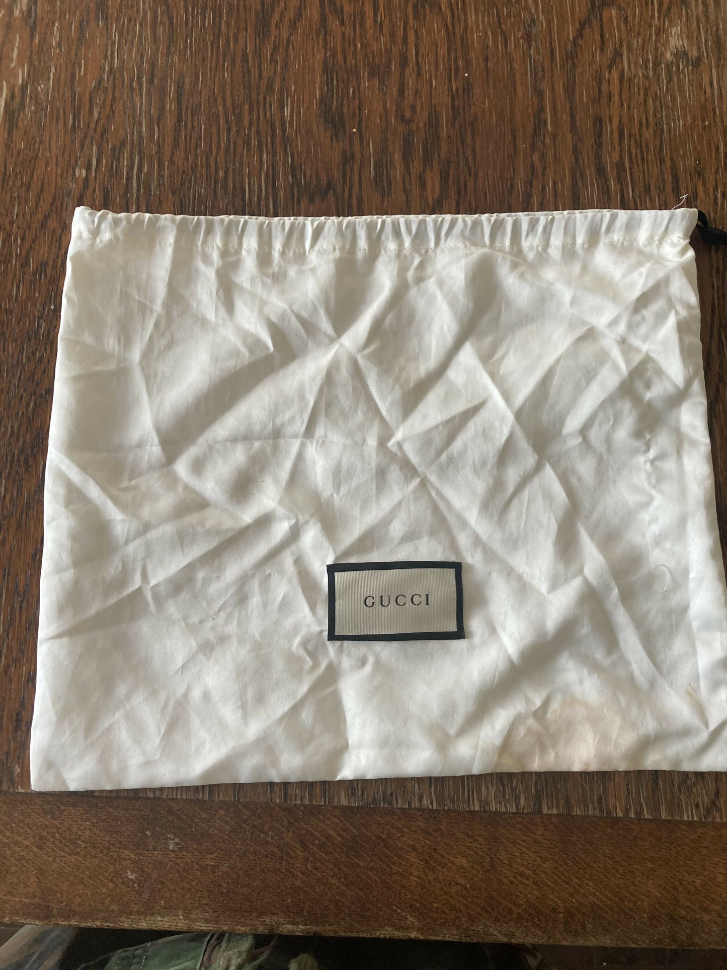 Gucci GG MARMONT MINI ROUND SHOULDER BAG