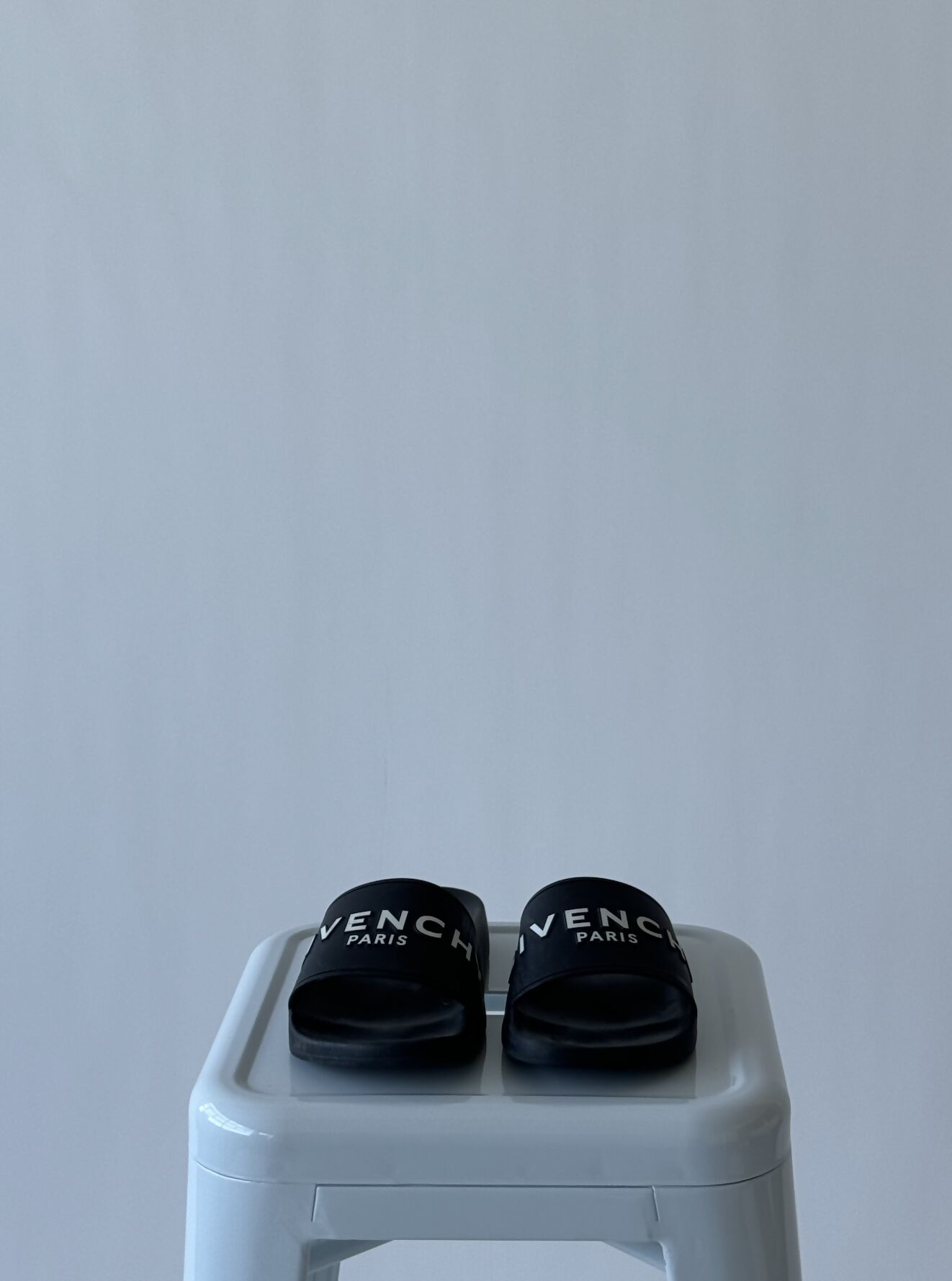 Givenchy Givenchy Logo Detailed Open Toe Slides