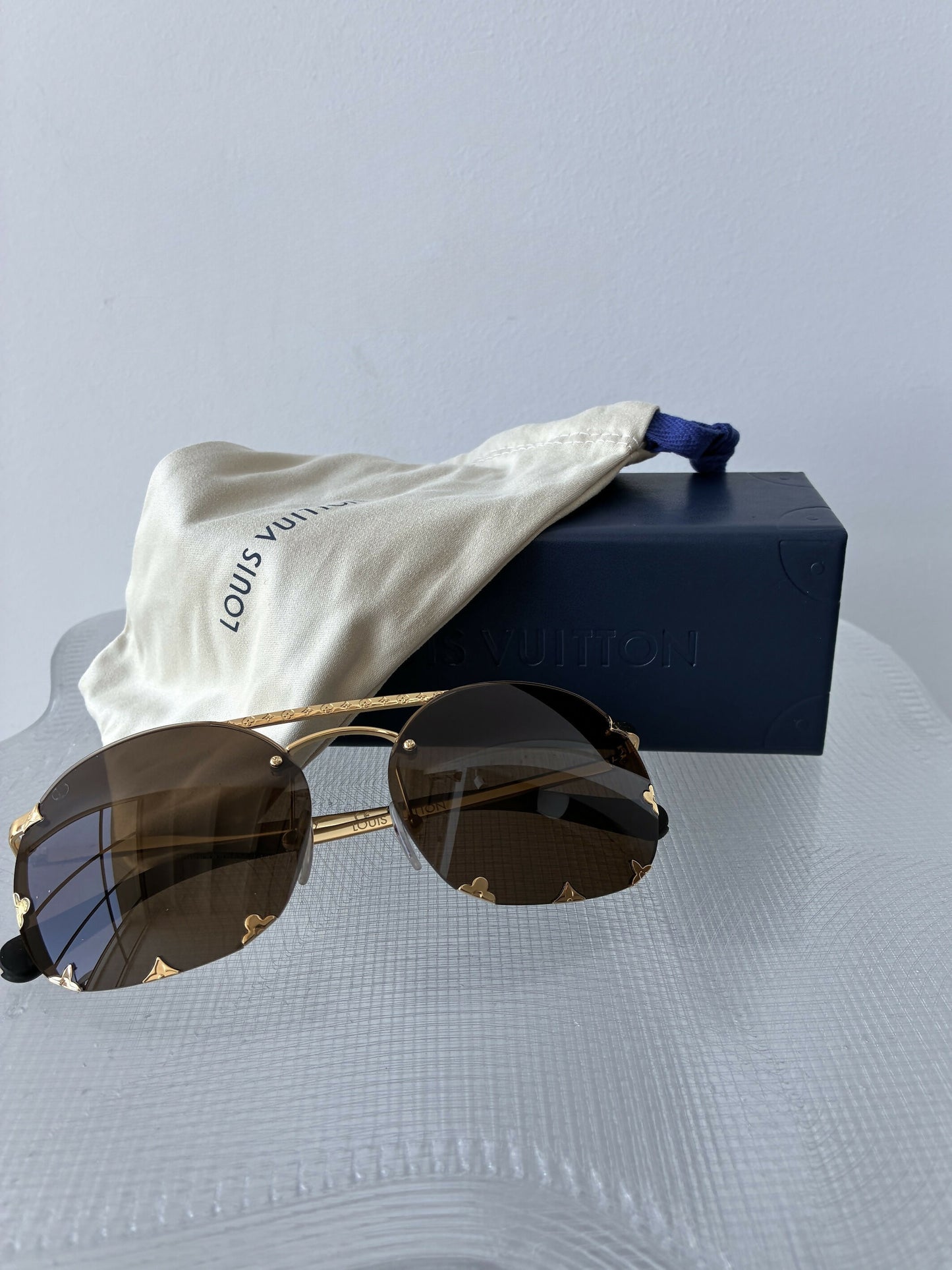 Louis Vuitton Diva Sunglasses — Z0958U