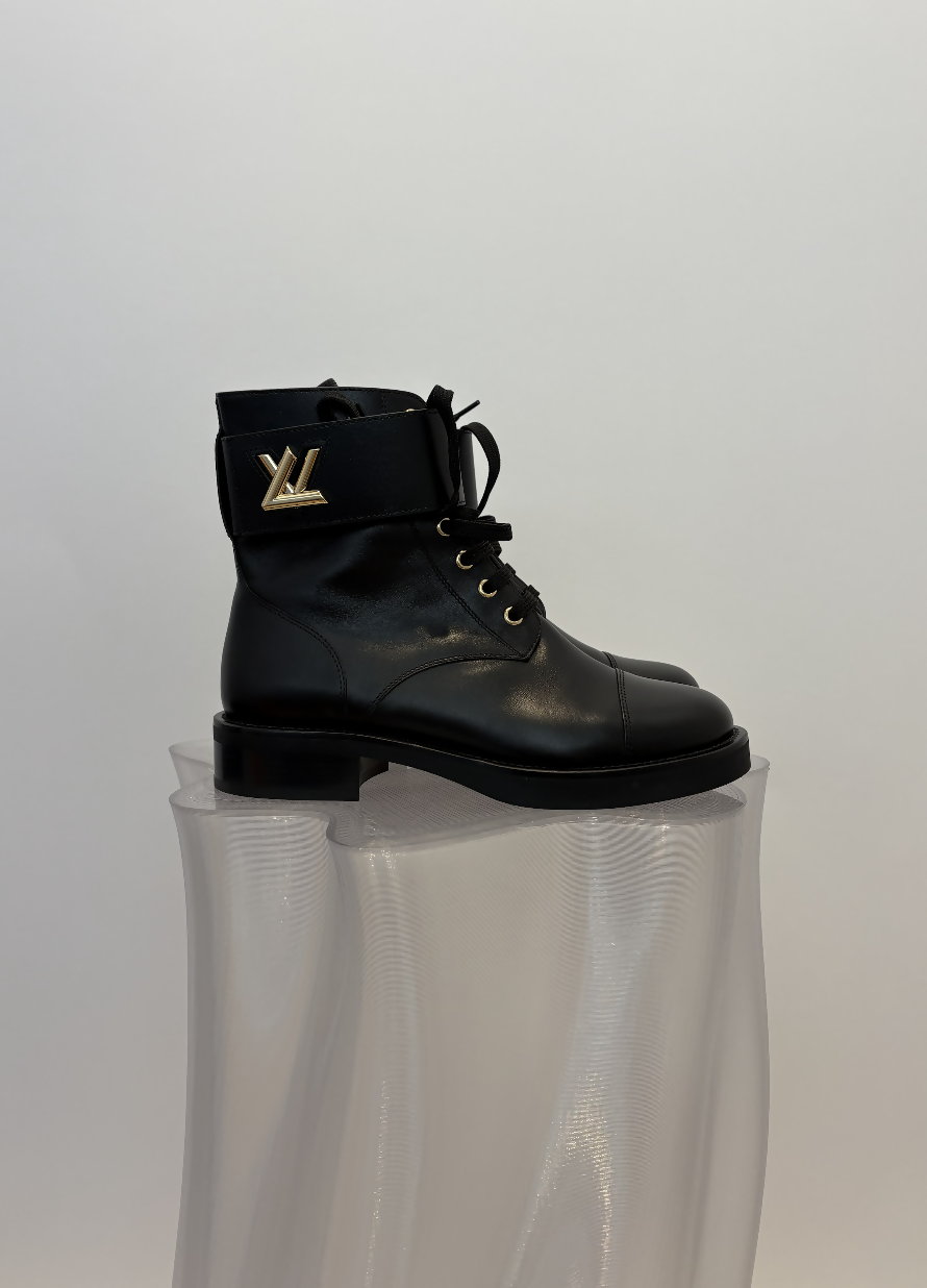  Louis Vuitton Wonderland Ranger Boots in Black Leather - FULL SET