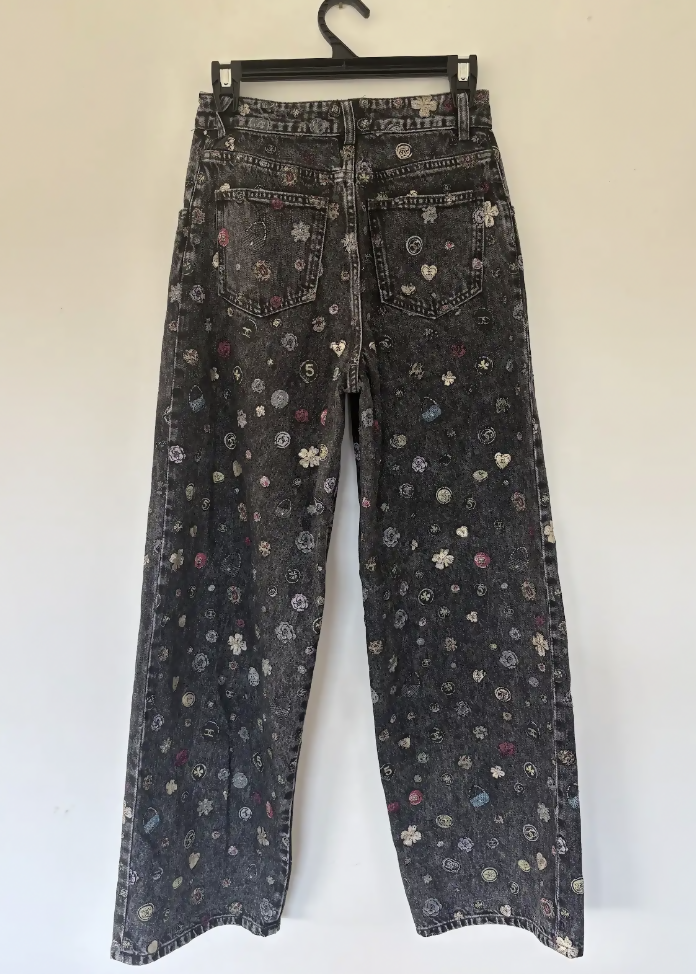 Chanel 25B Grey-black Printed Graffiti Jeans