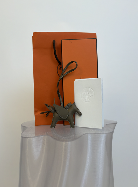 Hermès Rodeo Pegasus PM Charm in Étoupe Milo Lambskin - Full Set