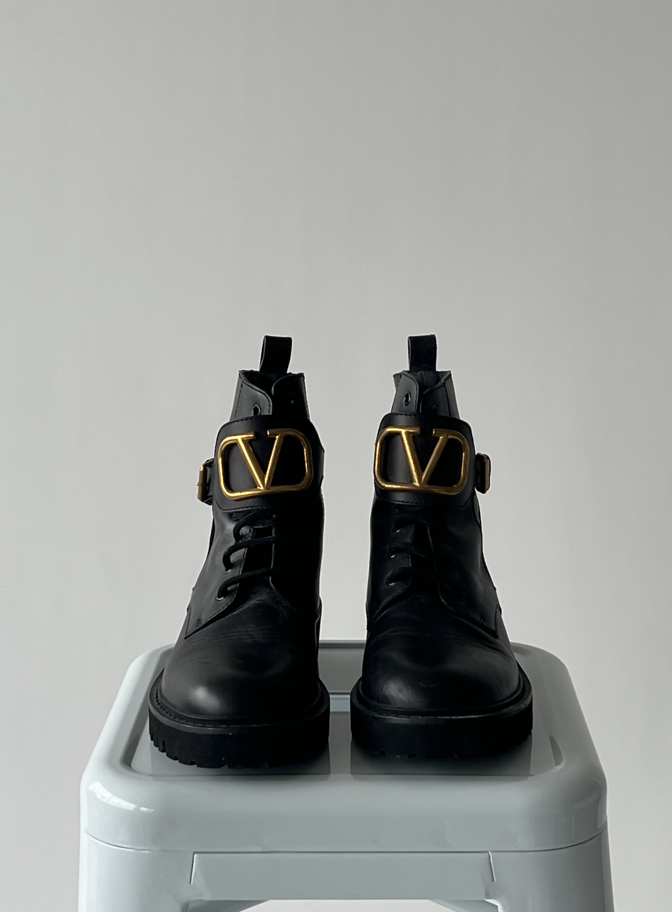 Valentino Garavani VLOGO leather ankle boots