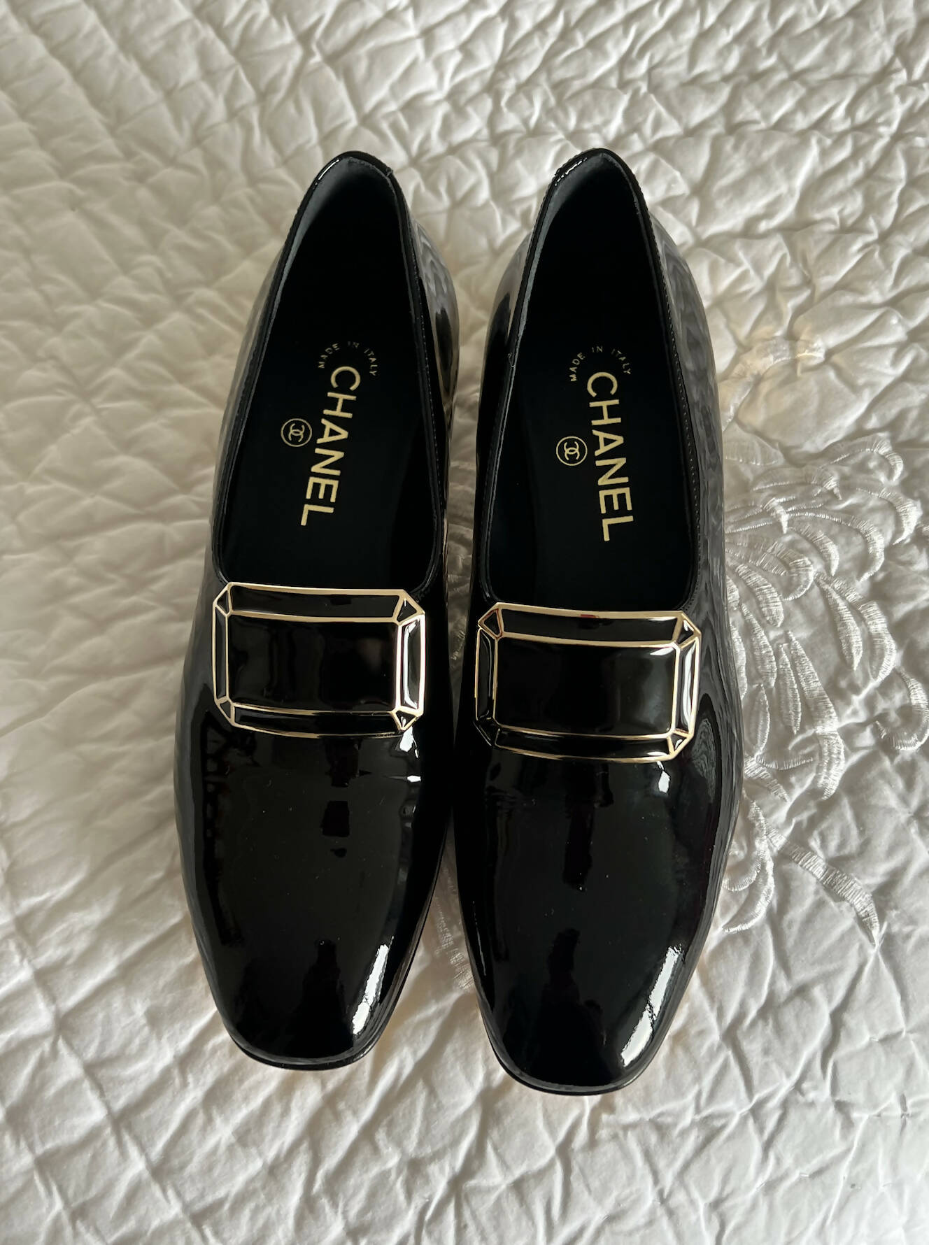 Chanel Black Patent Leather Pearl Heel Loafers - US 9.5 For Sale