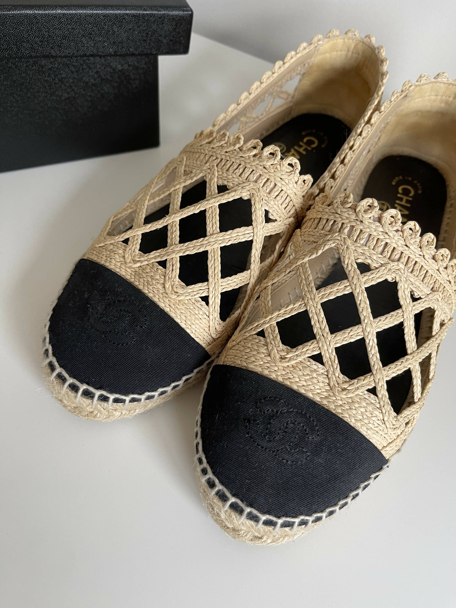 Chanel espadrilles hot sale with pearls